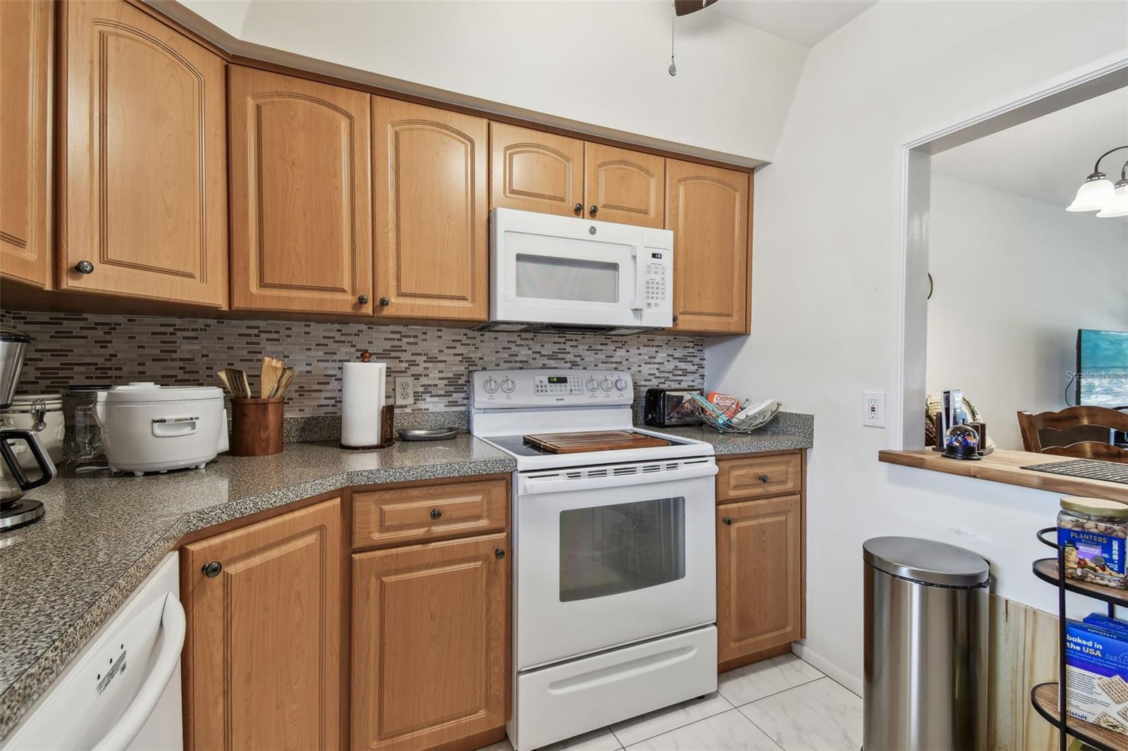 Image 5 of 38 For 9945 47th Avenue N 208