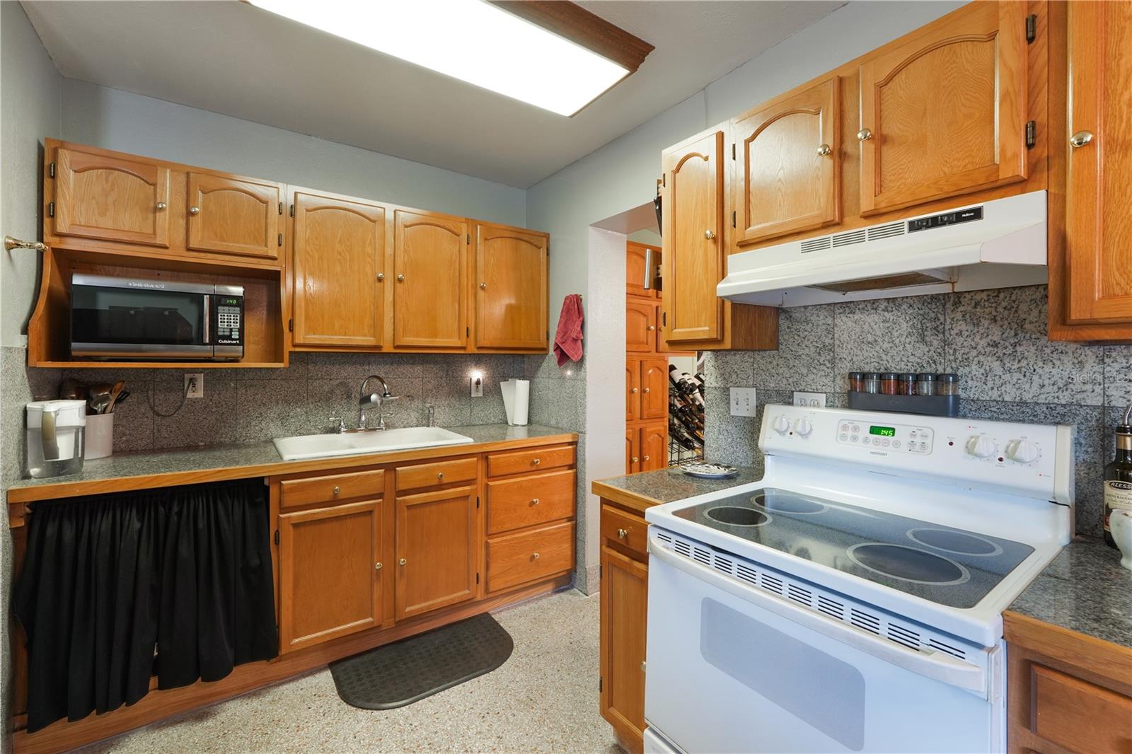 Image 15 of 30 For 4932 Murray Hill Drive