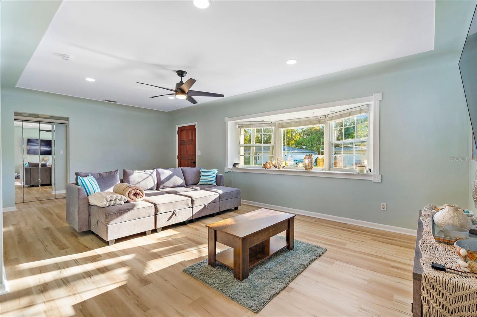 Image 6 of 26 For 7690 91st Street