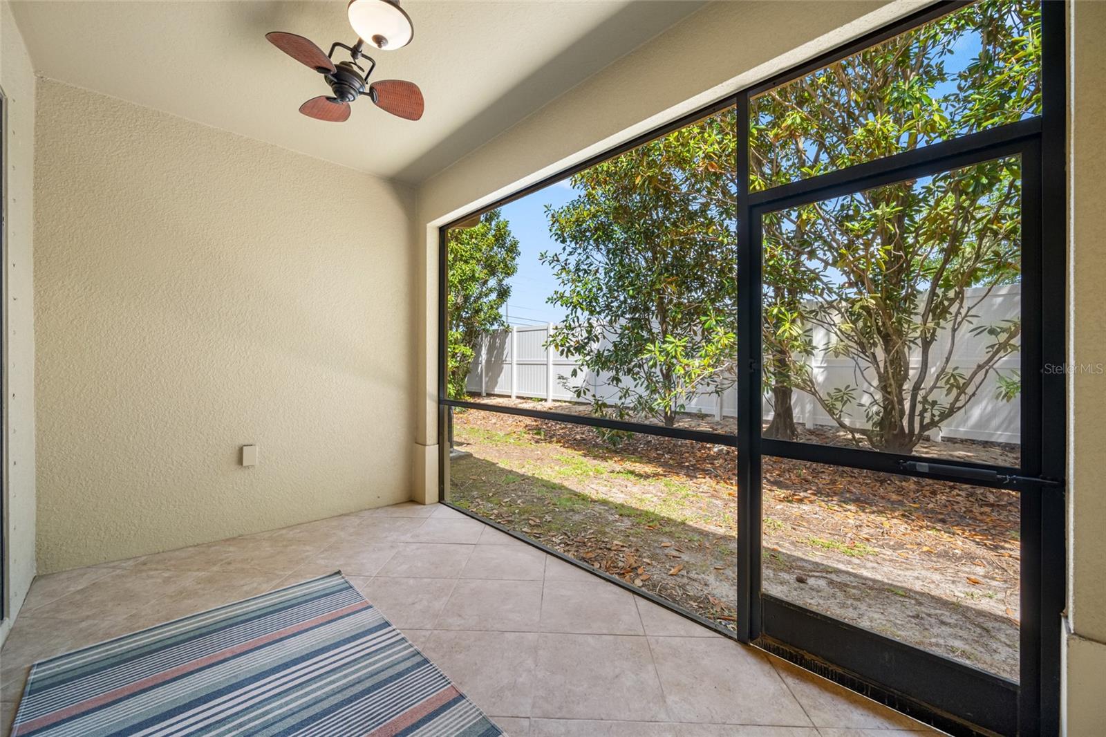Image 14 of 77 For 2527 Silverback Court