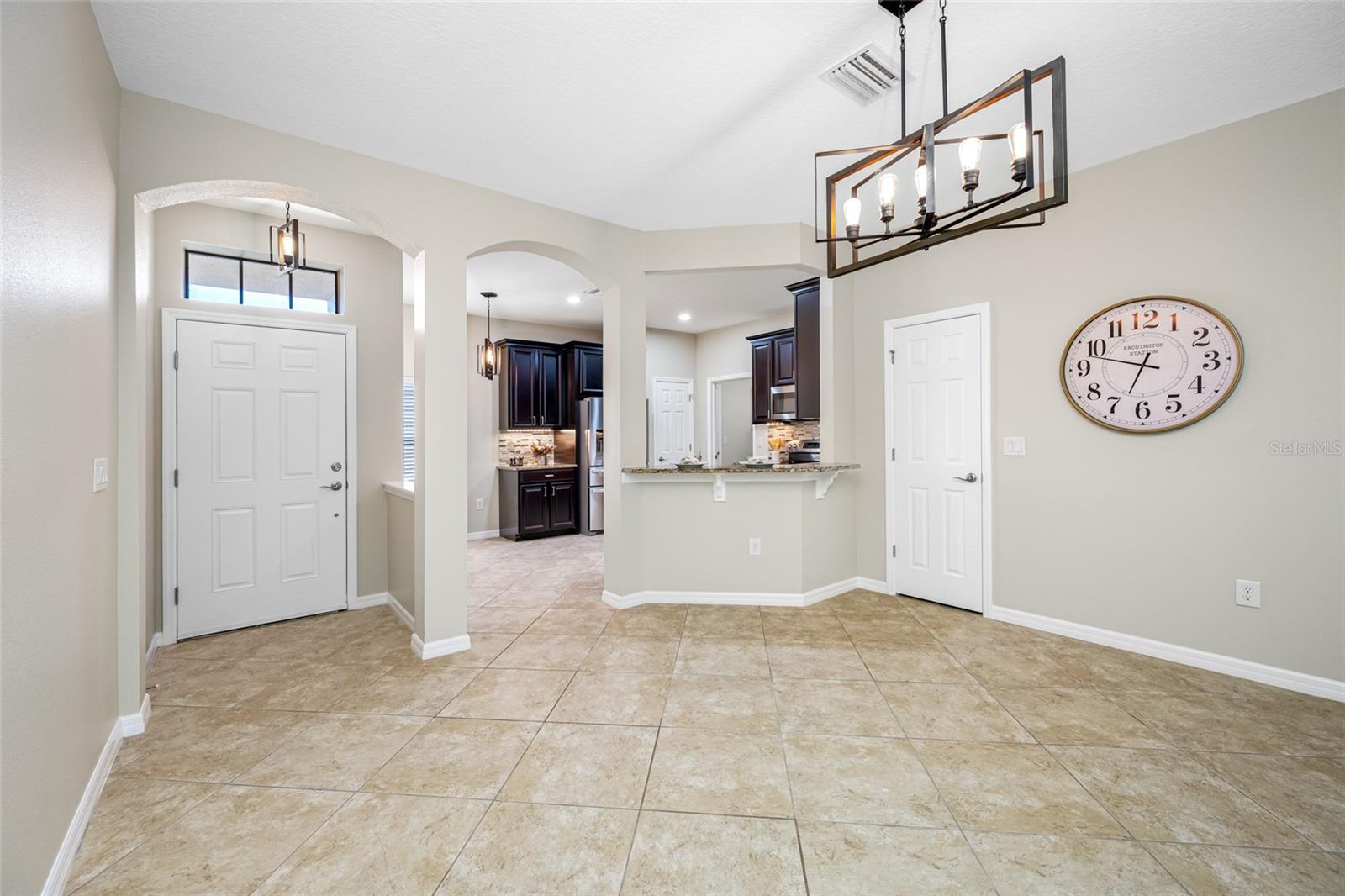 Image 16 of 77 For 2527 Silverback Court