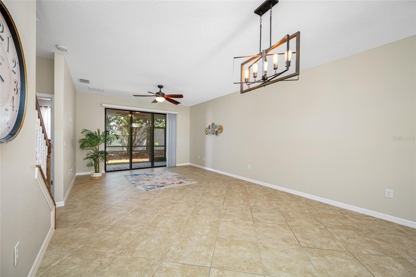 Image 18 of 77 For 2527 Silverback Court