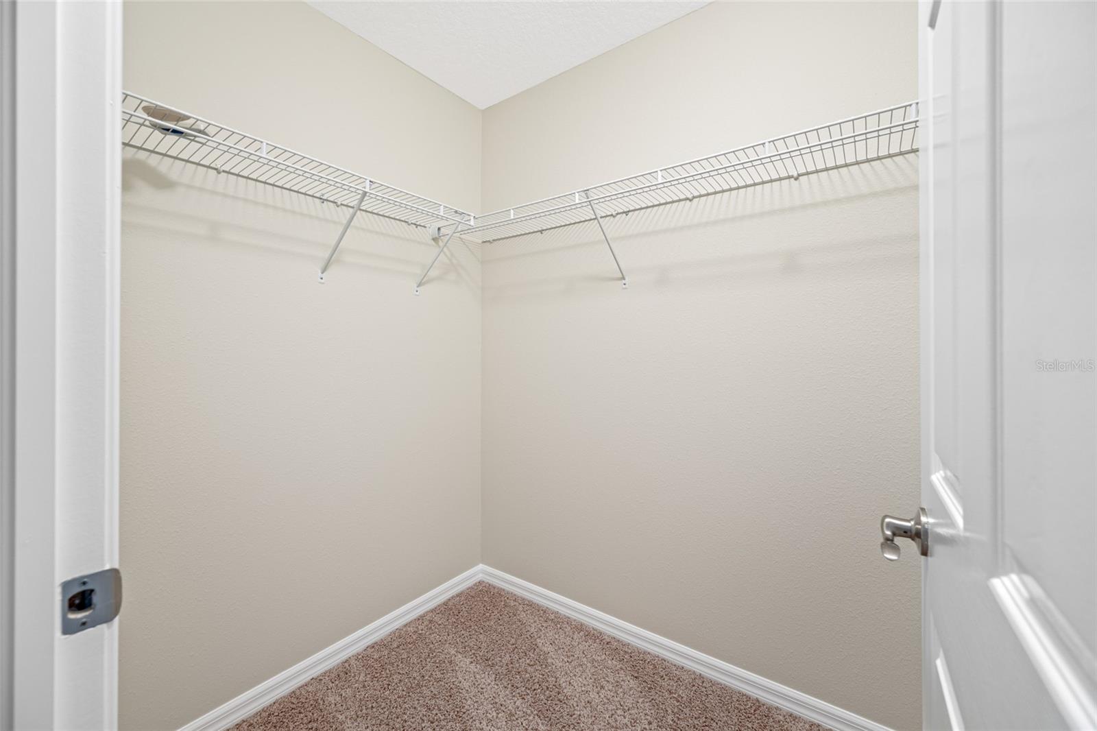 Image 46 of 77 For 2527 Silverback Court