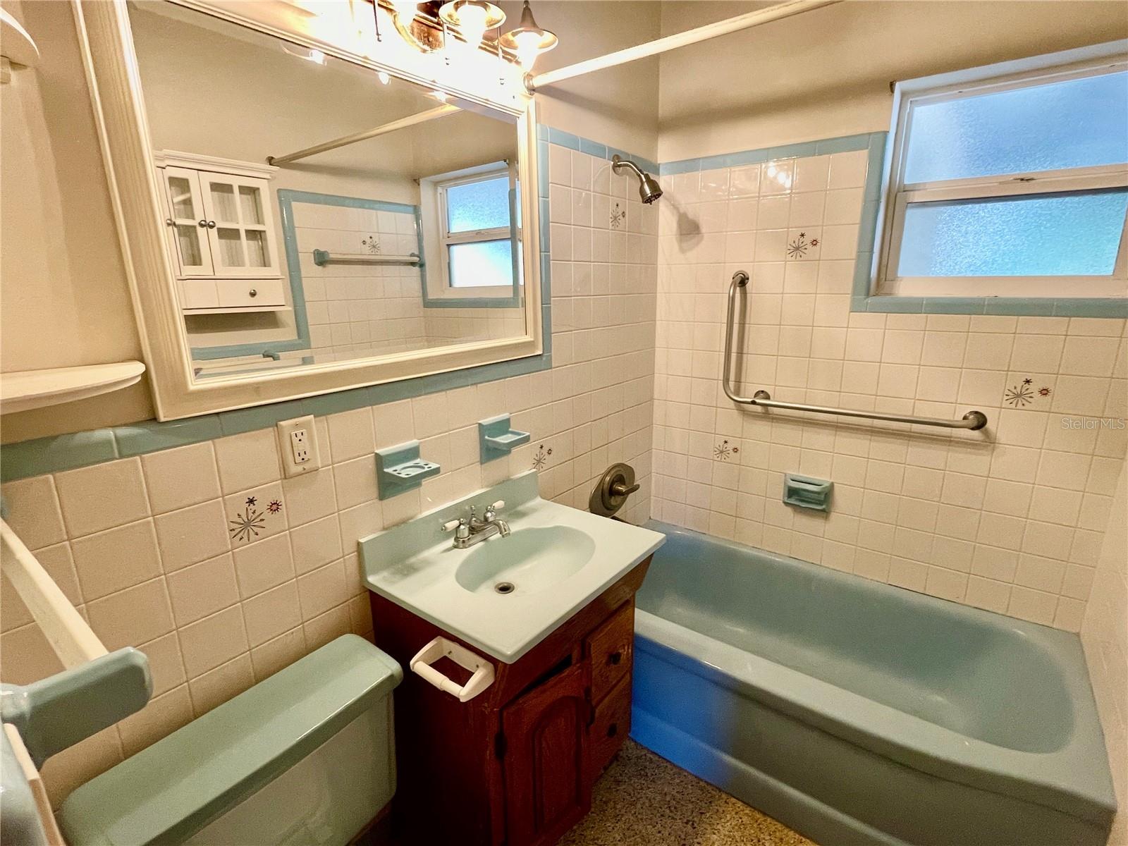 Image 3 of 10 For 637 64th Avenue S