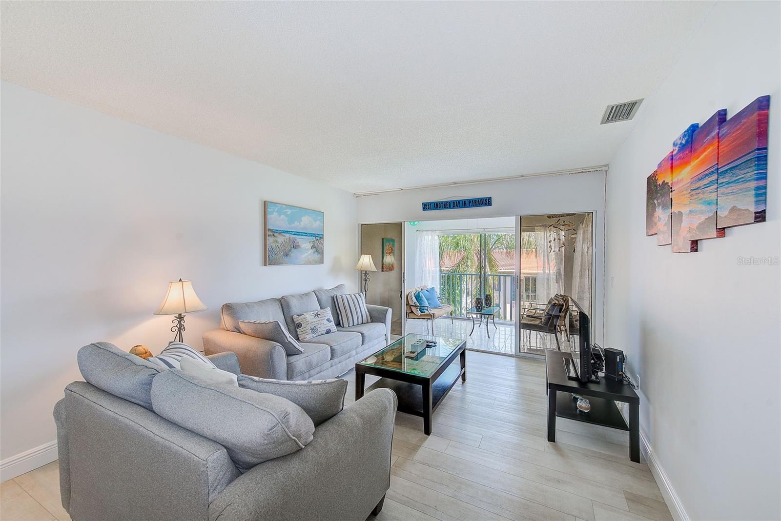 Image 16 of 70 For 10215 Regal Drive 41