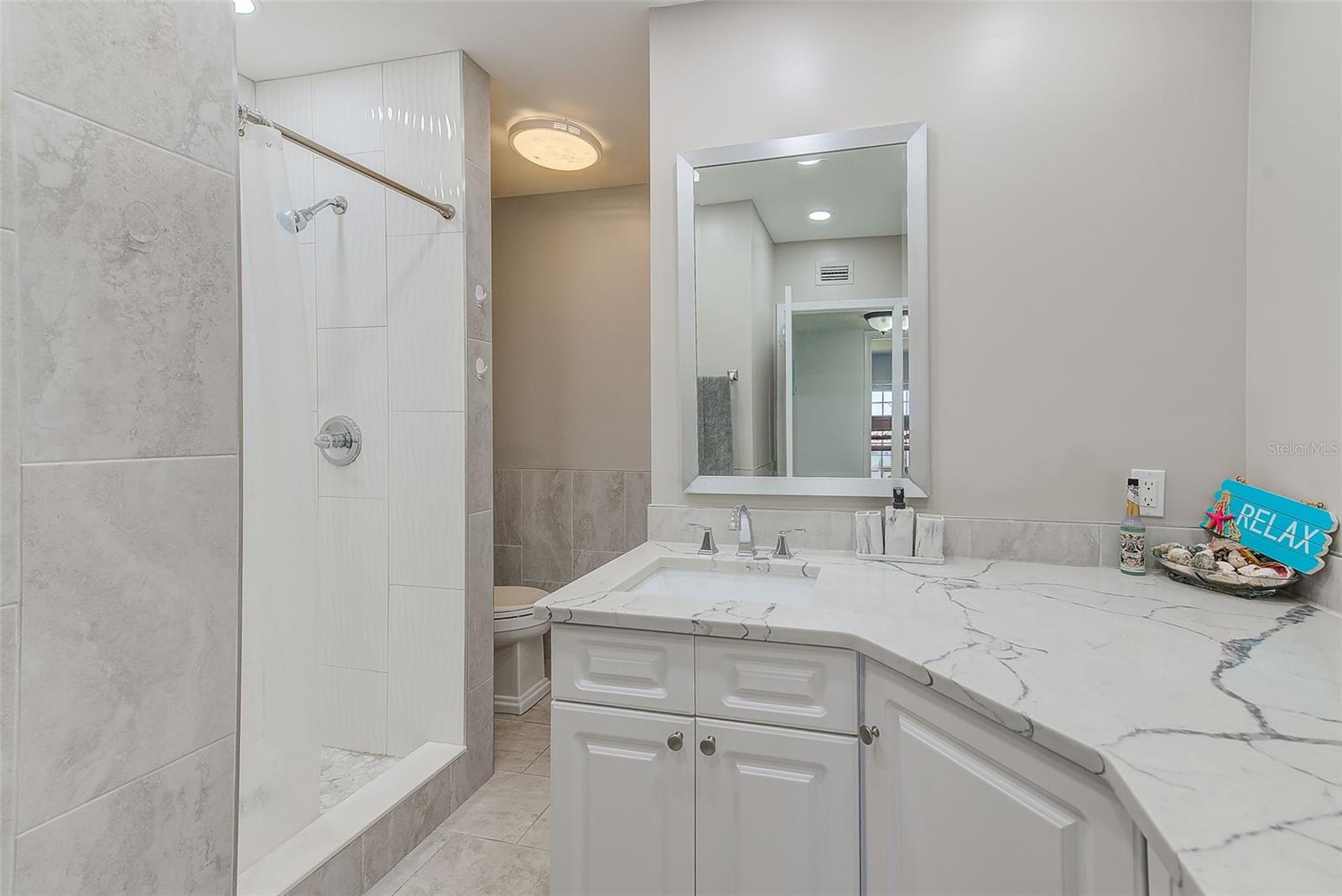 Image 19 of 70 For 10215 Regal Drive 41