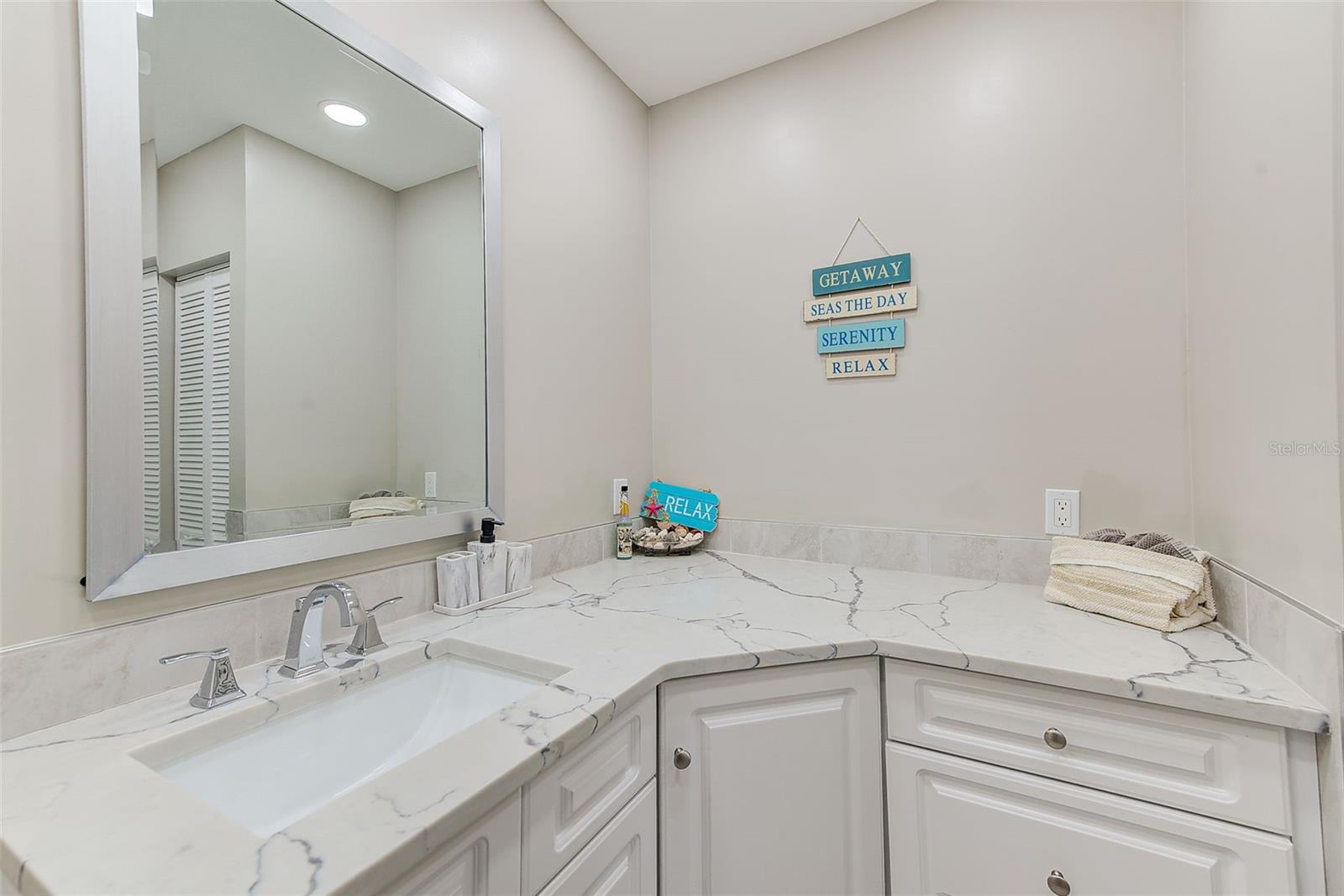 Image 20 of 70 For 10215 Regal Drive 41