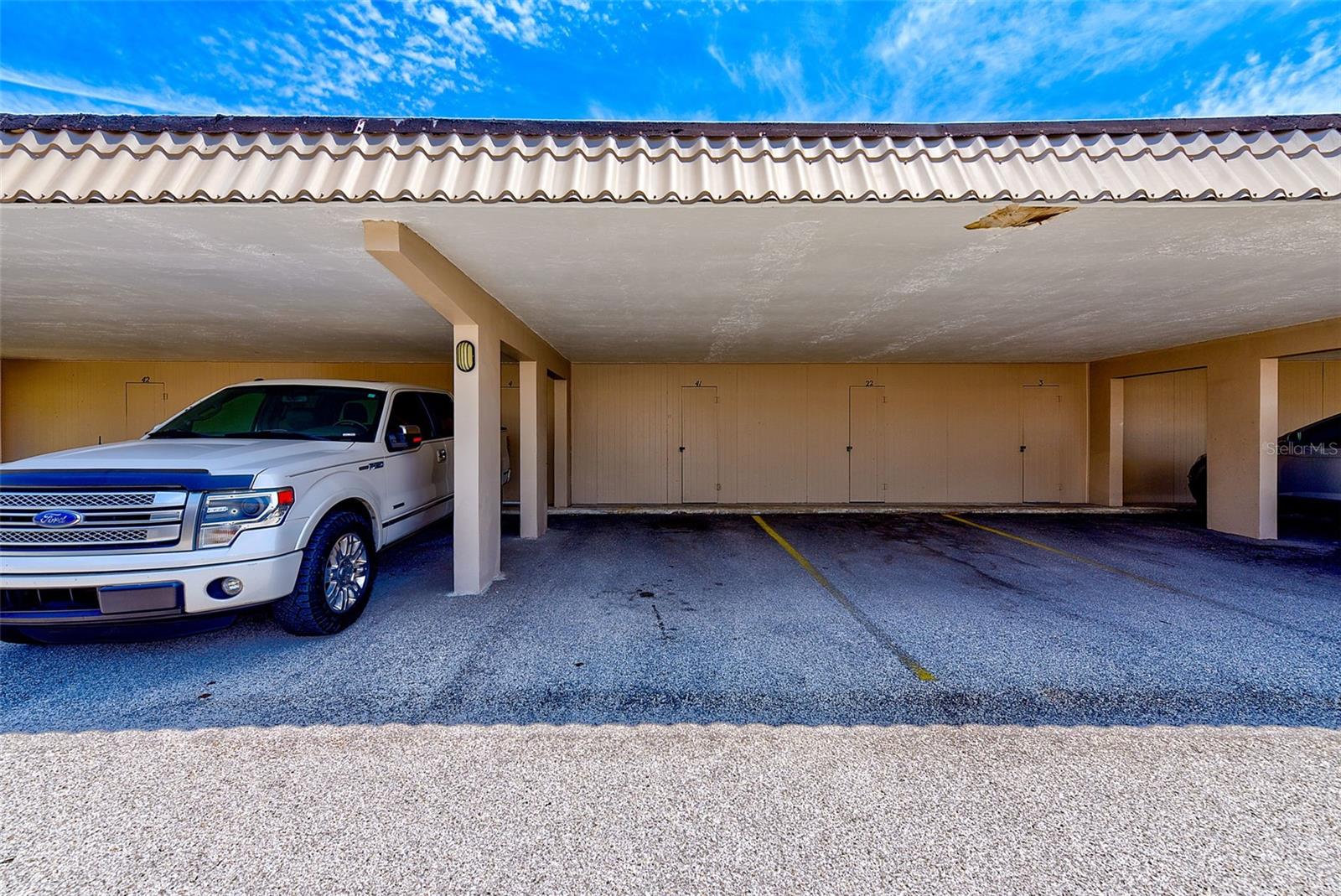 Image 25 of 70 For 10215 Regal Drive 41