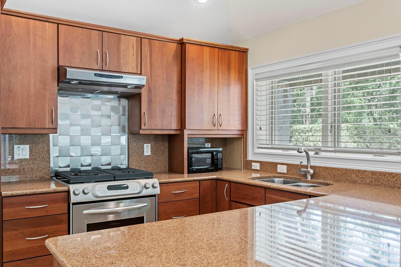 Image 69 of 99 For 6352 Maclaurin Drive