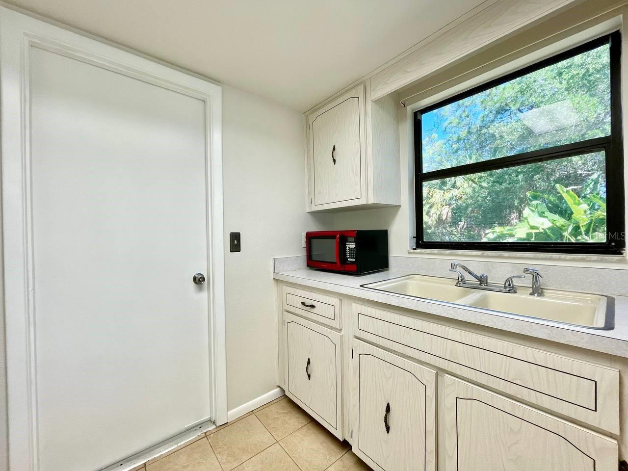 Image 9 of 20 For 2625 Narcissus Drive