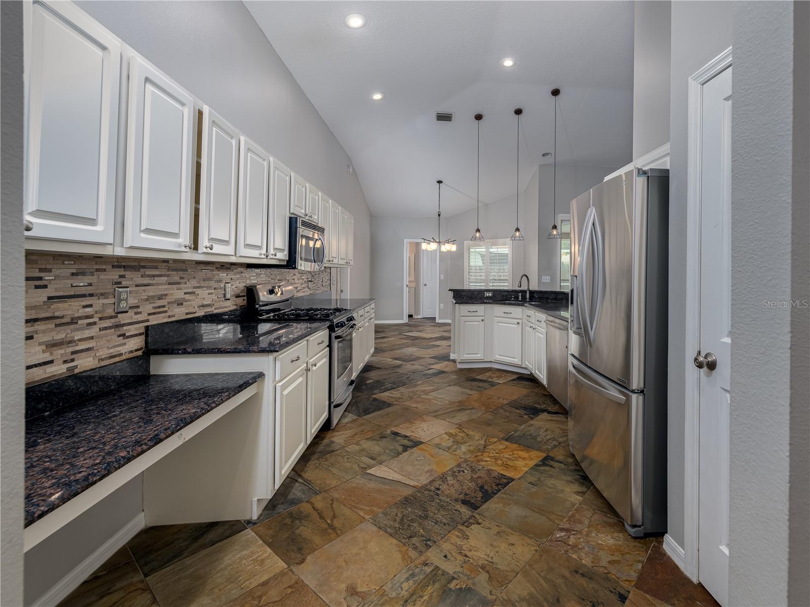 Image 11 of 39 For 10333 Abbotsford Drive