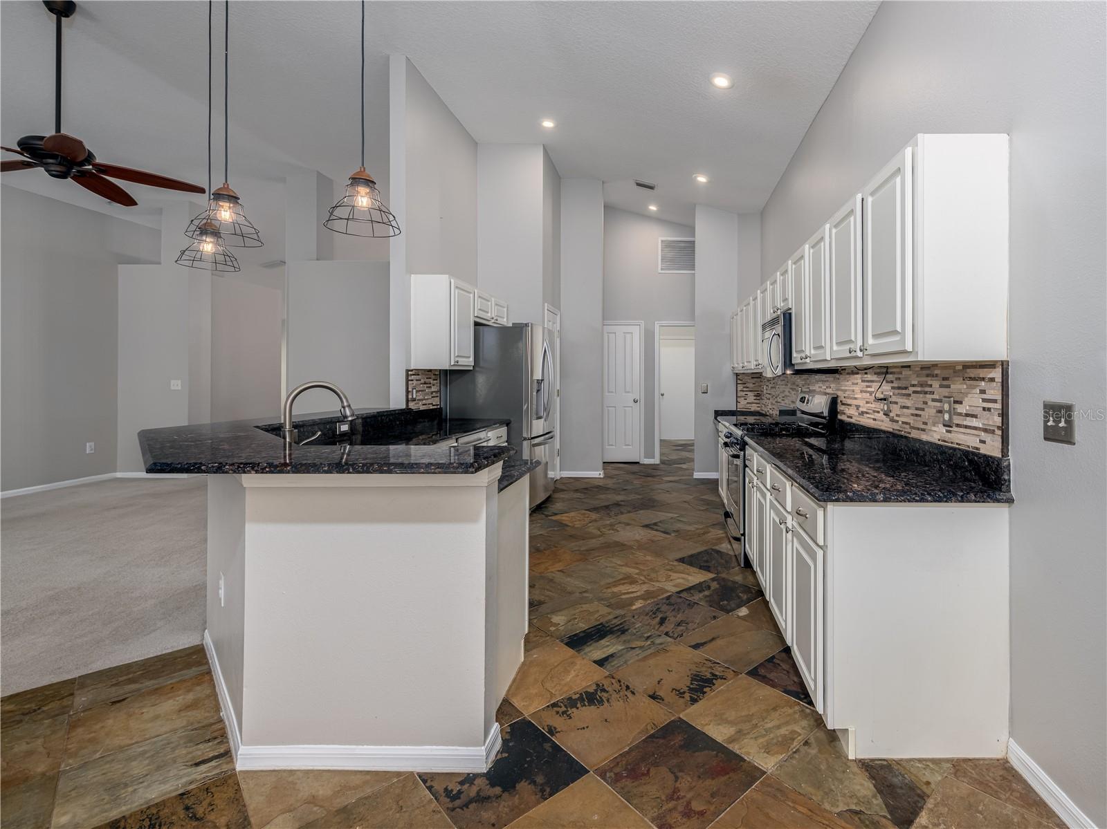 Image 12 of 39 For 10333 Abbotsford Drive
