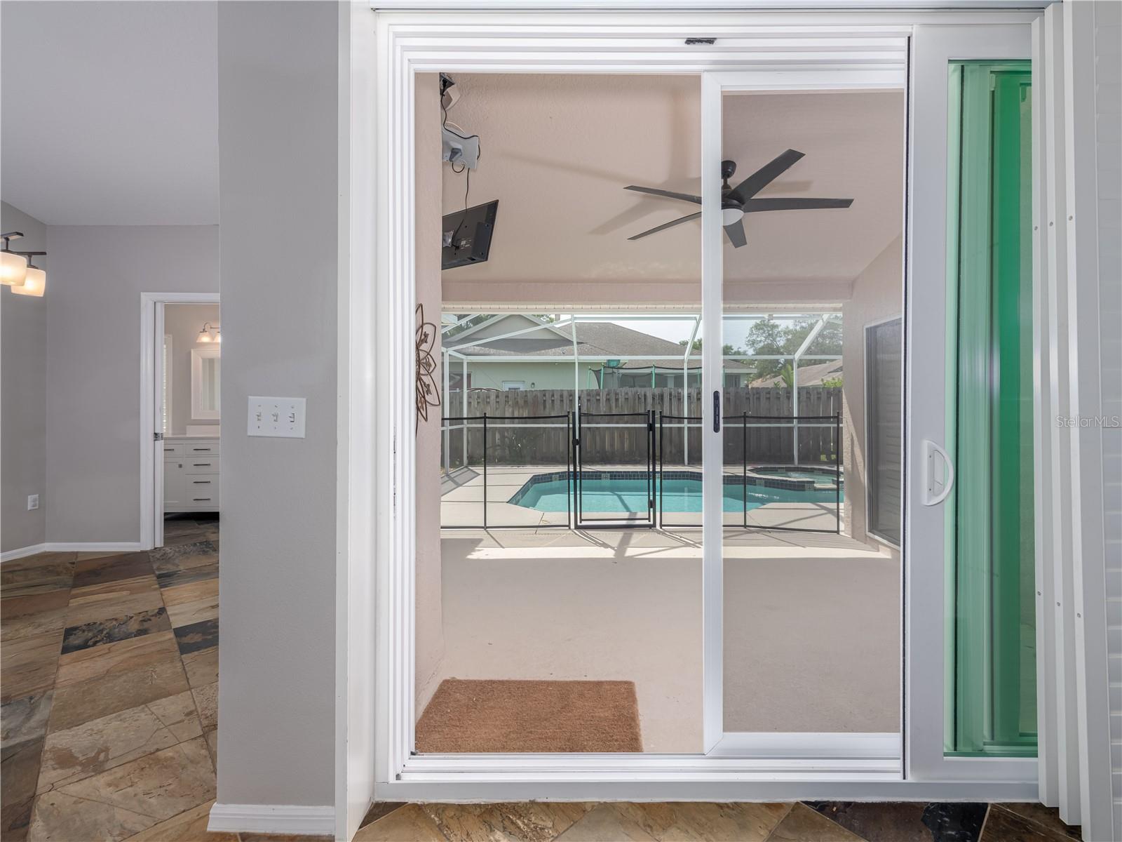 Image 16 of 39 For 10333 Abbotsford Drive