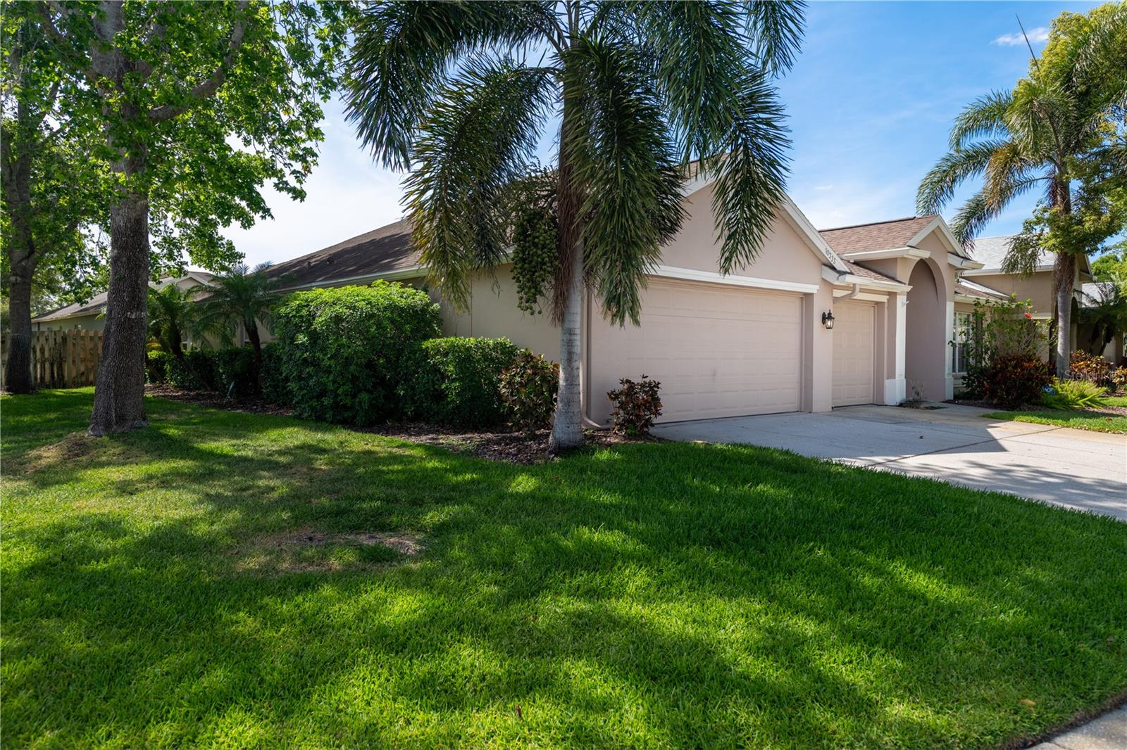 Image 2 of 39 For 10333 Abbotsford Drive