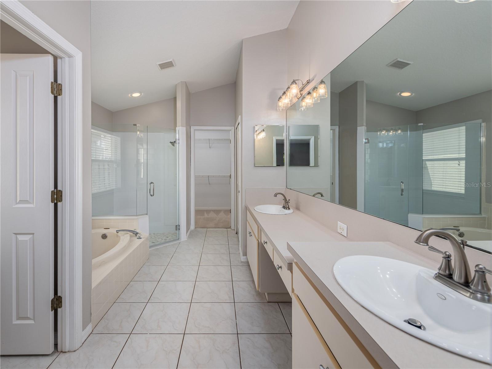 Image 20 of 39 For 10333 Abbotsford Drive