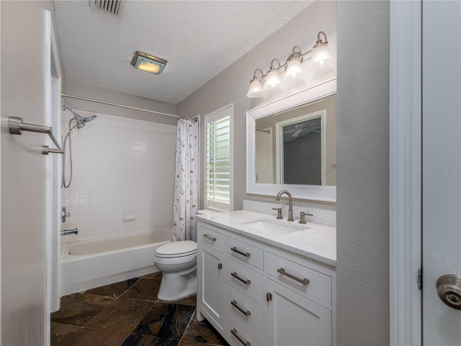 Image 26 of 39 For 10333 Abbotsford Drive