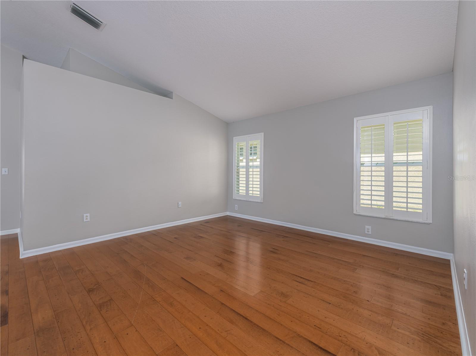 Image 6 of 39 For 10333 Abbotsford Drive