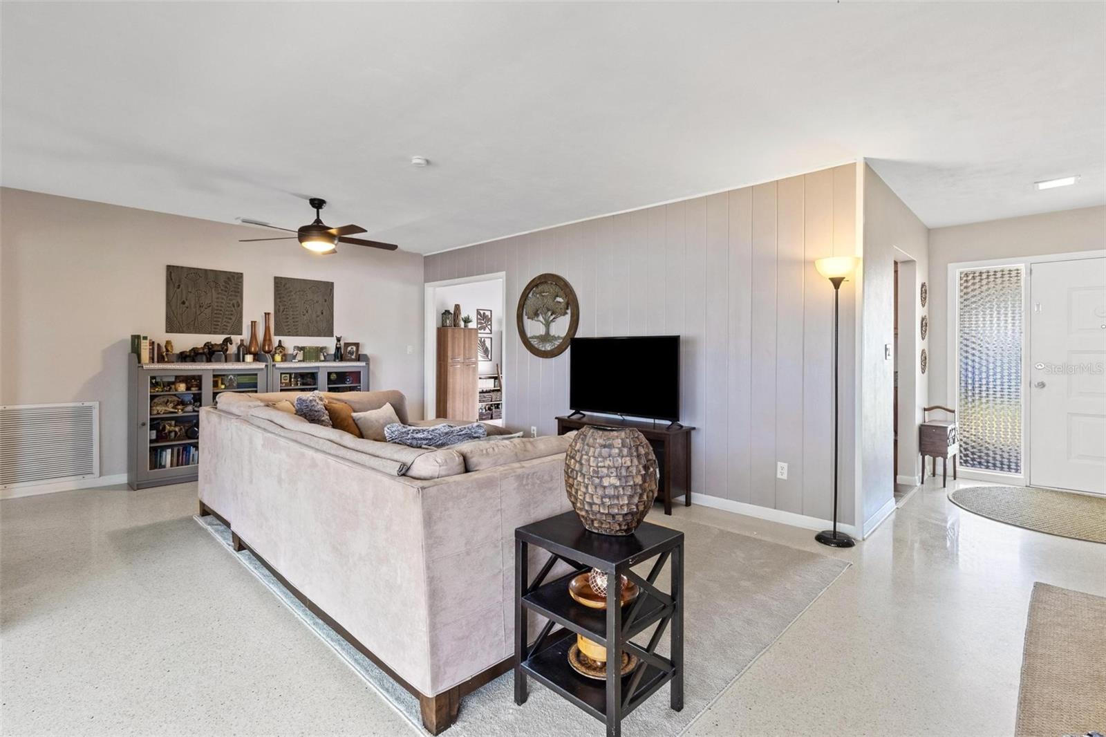 Image 4 of 19 For 4340 50th Terrace S
