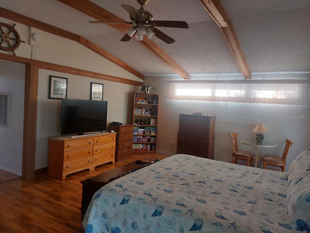 Listing photo id 11 for 126 Philadelphia Boulevard 10