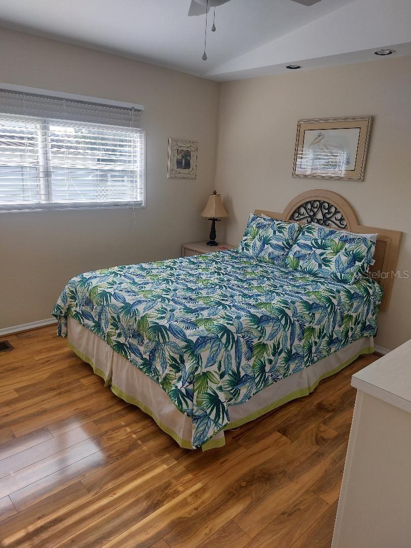 Listing photo id 7 for 126 Philadelphia Boulevard 10