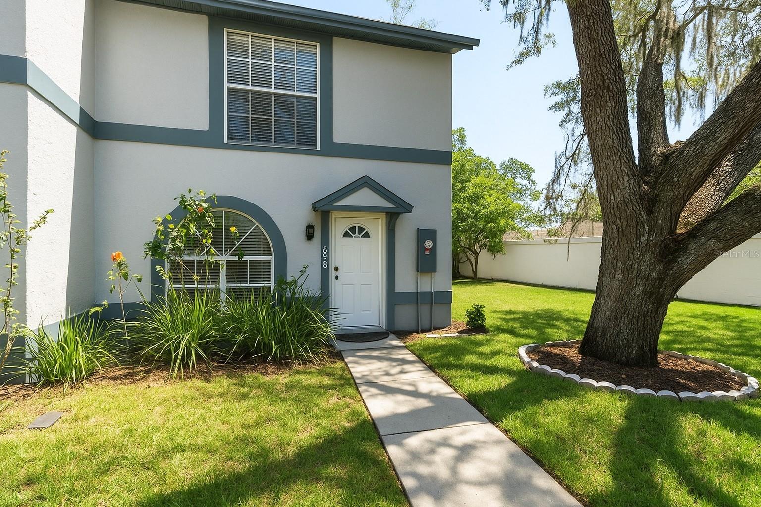 Image 2 of 20 For 605 Bainbridge Drive