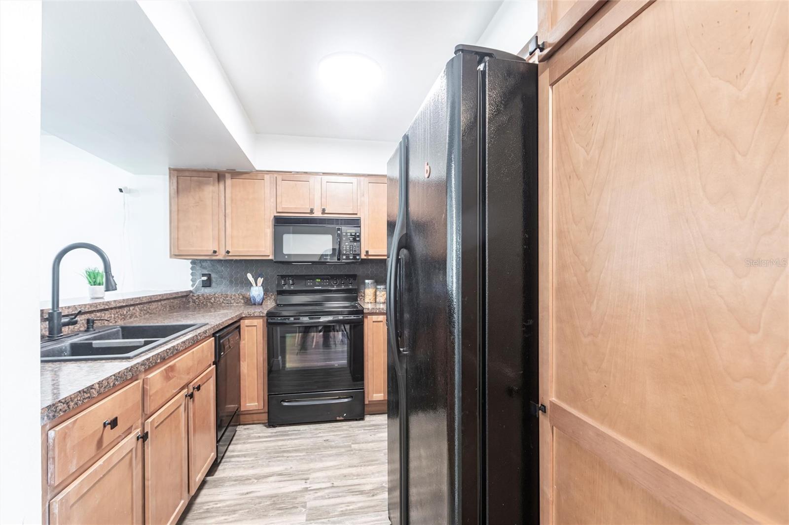 Image 6 of 20 For 605 Bainbridge Drive