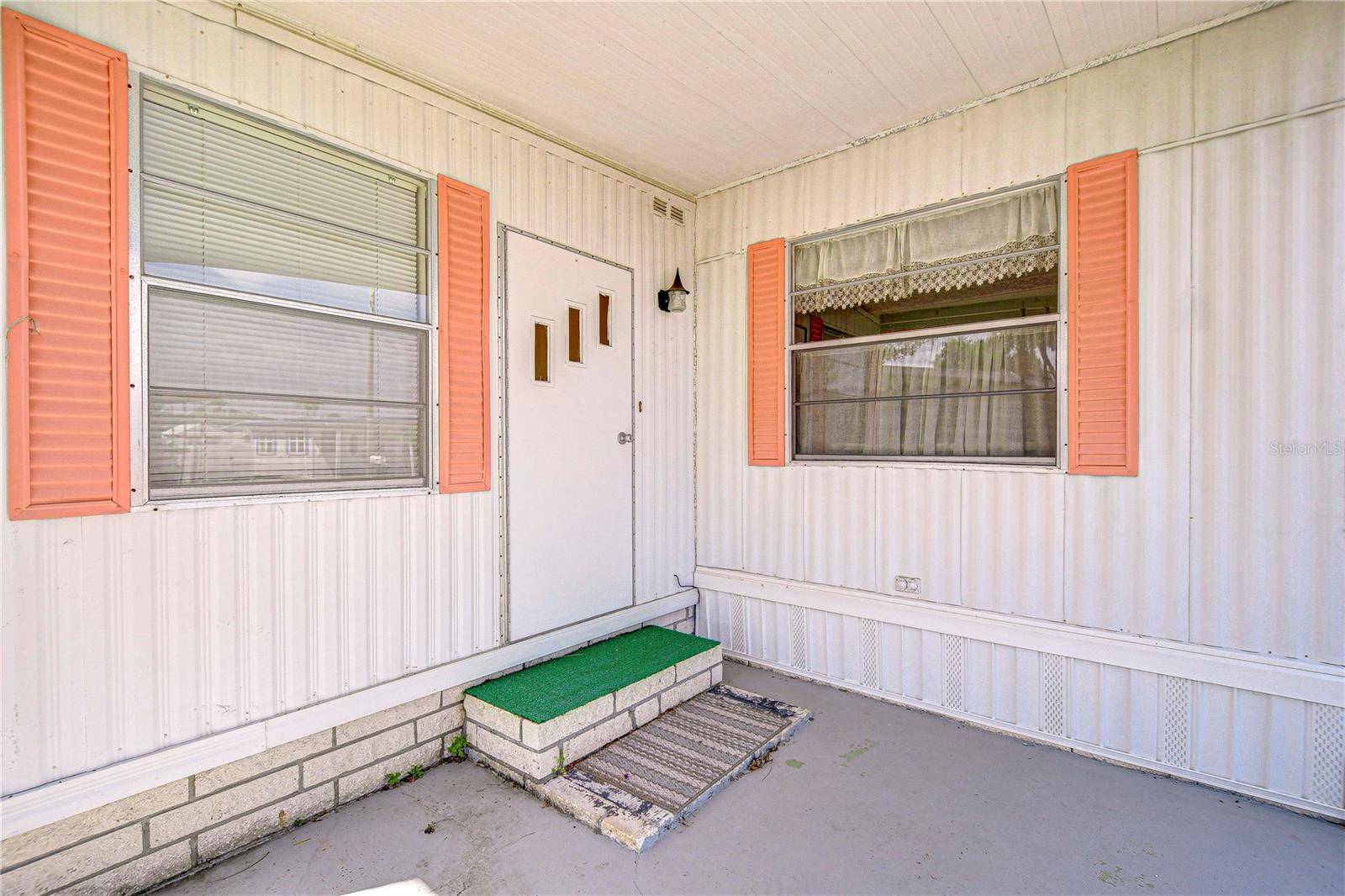 Image 11 of 58 For 35128 Dale Avenue