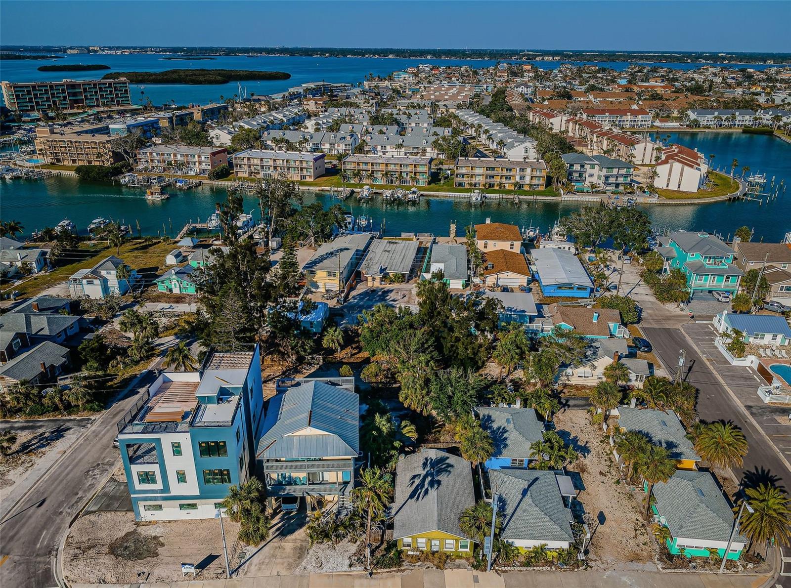 Image 3 of 21 For 12409 Gulf Boulevard