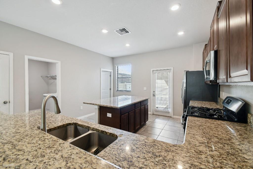 Image 7 of 43 For 4183 Ballantrae Boulevard