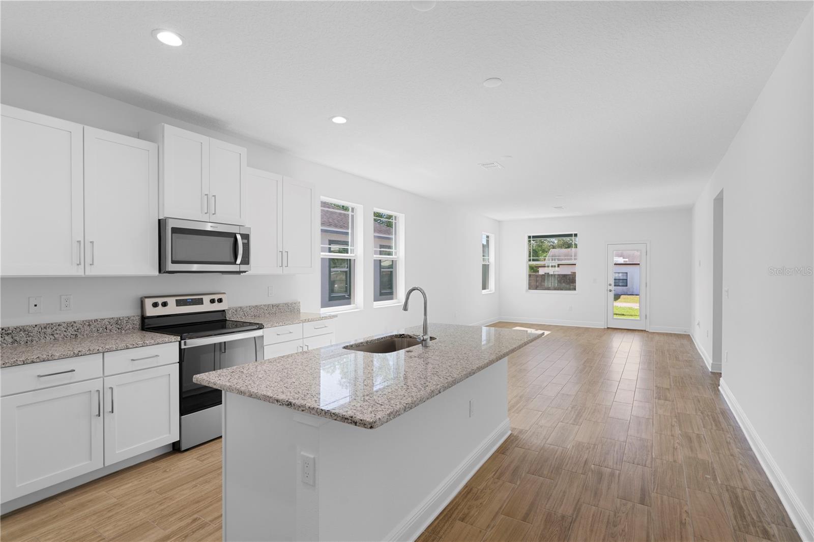 Image 10 of 30 For 936 57th Avenue N