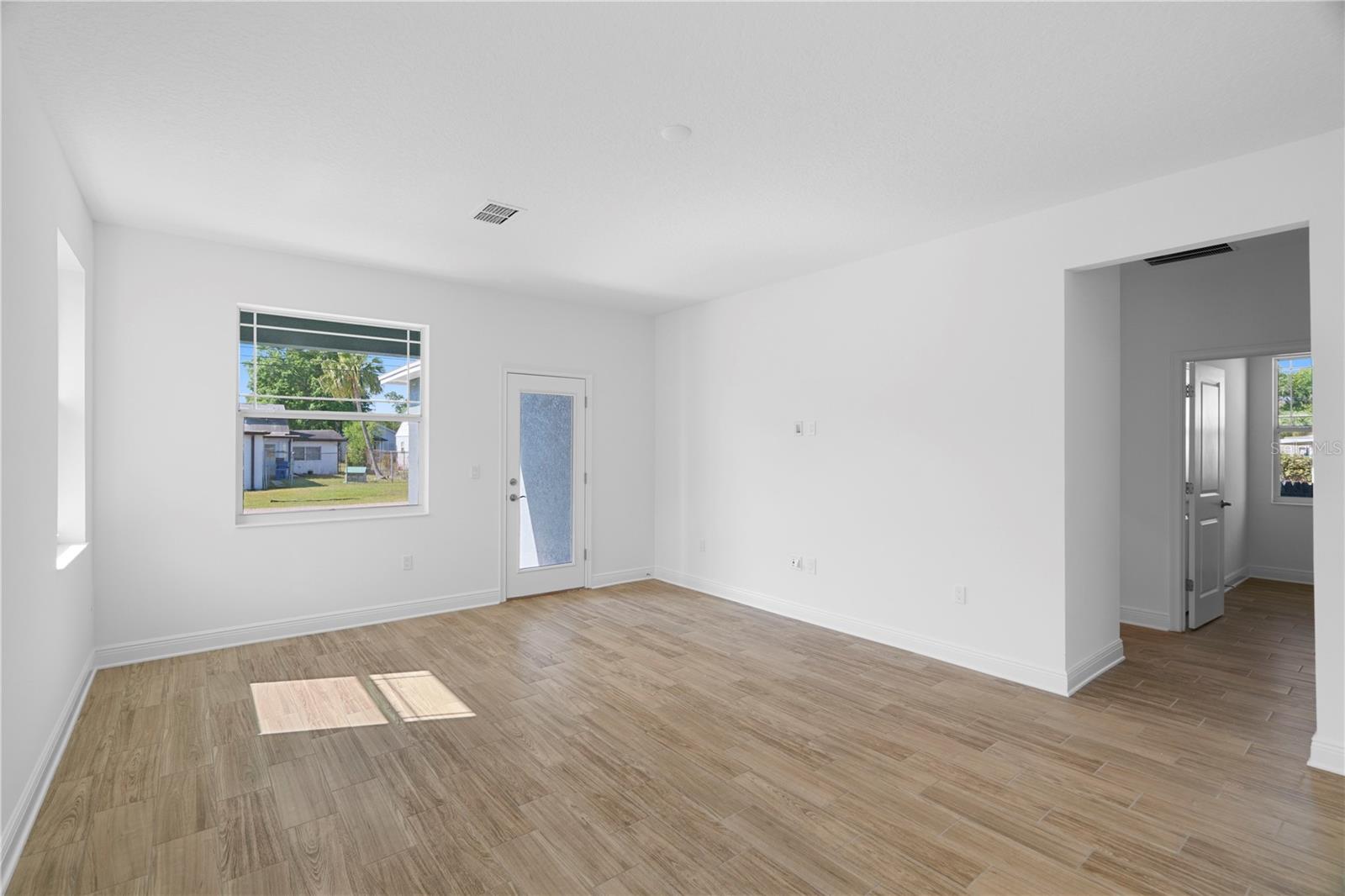Image 13 of 30 For 936 57th Avenue N