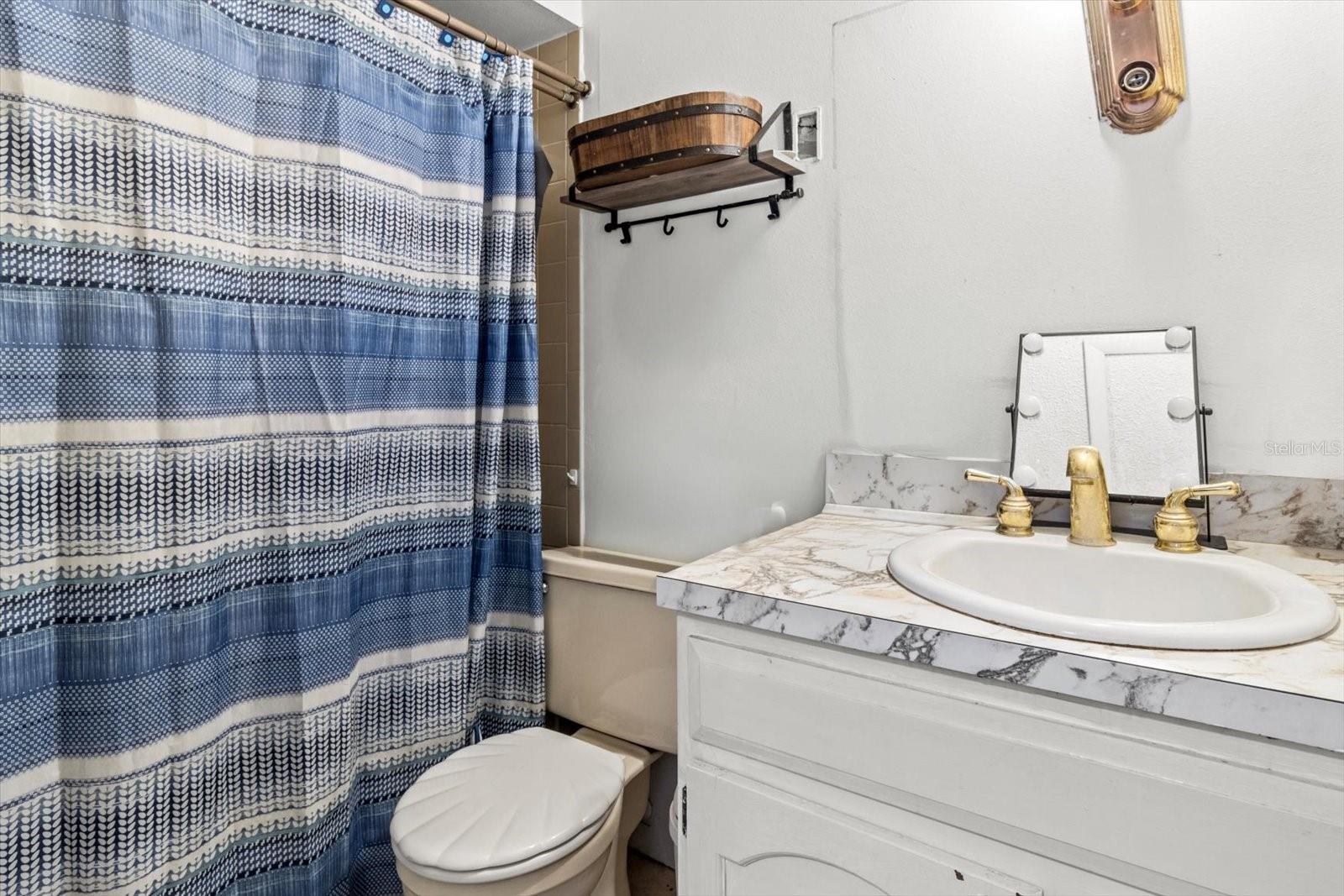 Image 19 of 60 For 11529 Locksley Court