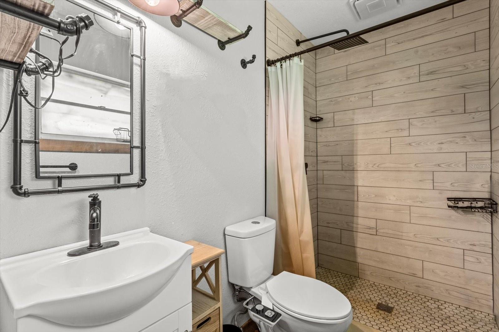 Image 23 of 60 For 11529 Locksley Court