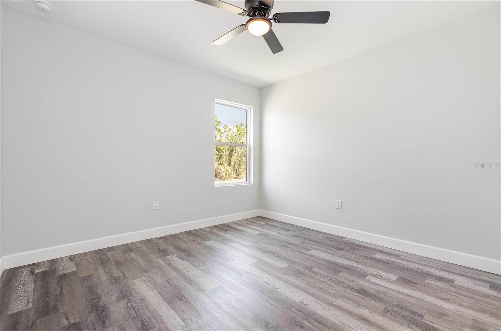 Image 10 of 23 For 11184 Kimberly Avenue