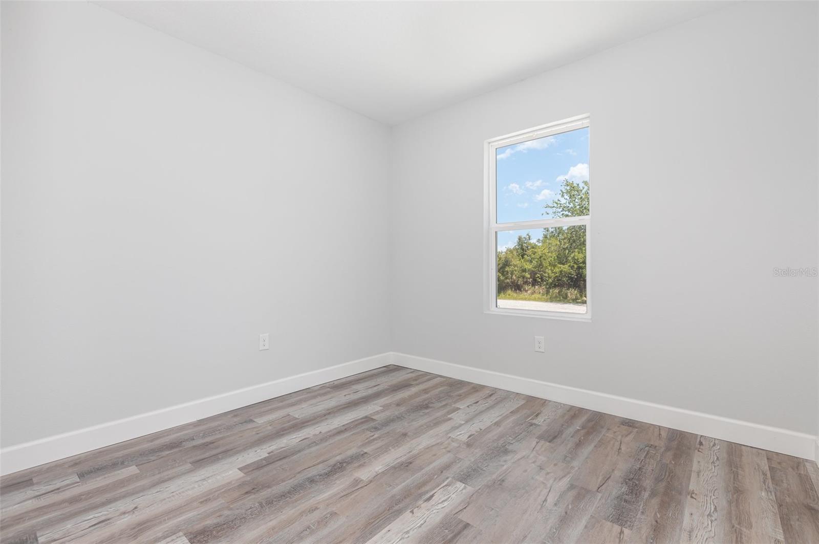 Image 15 of 23 For 11184 Kimberly Avenue