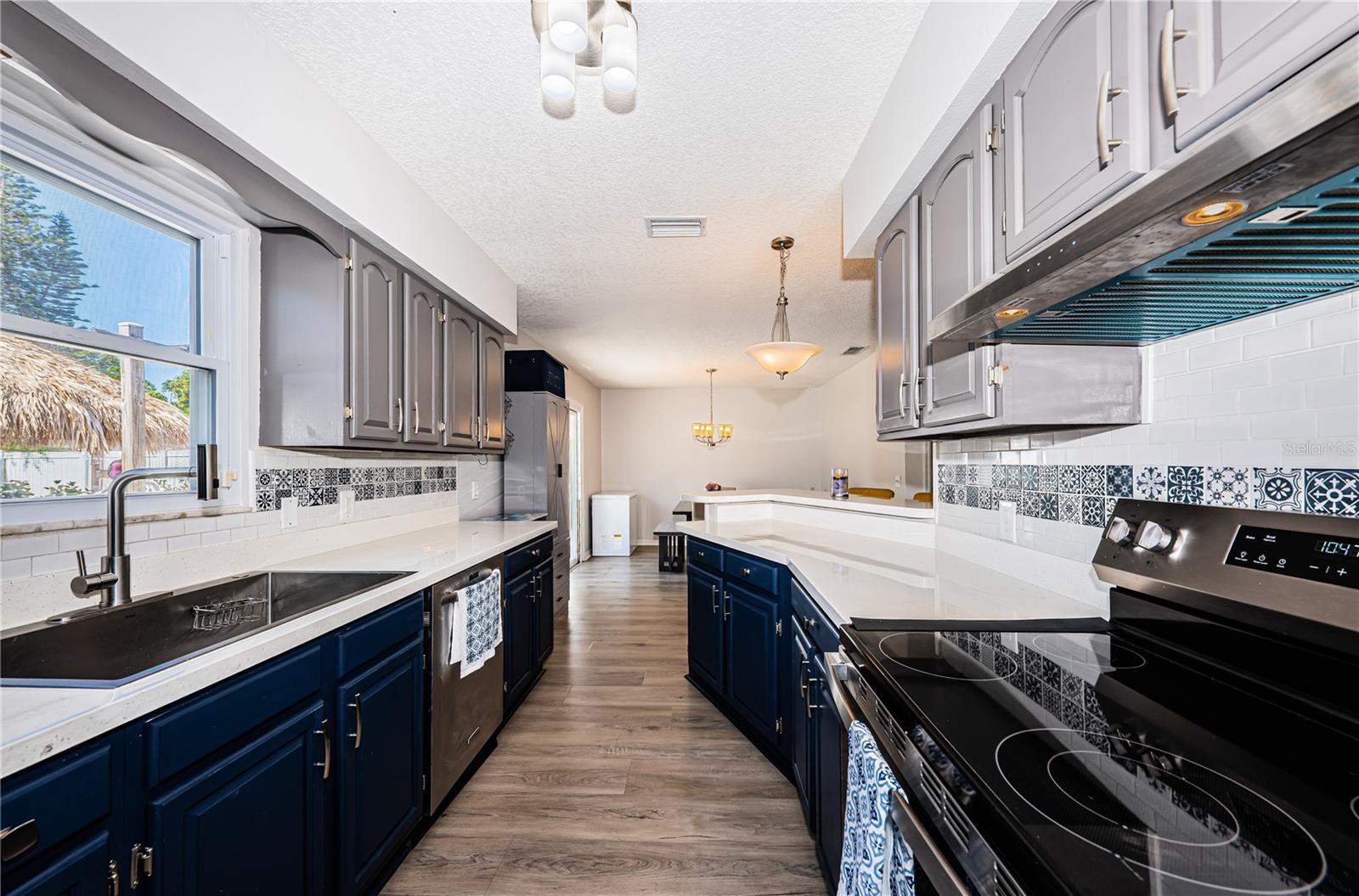 Image 20 of 47 For 12901 129th Avenue