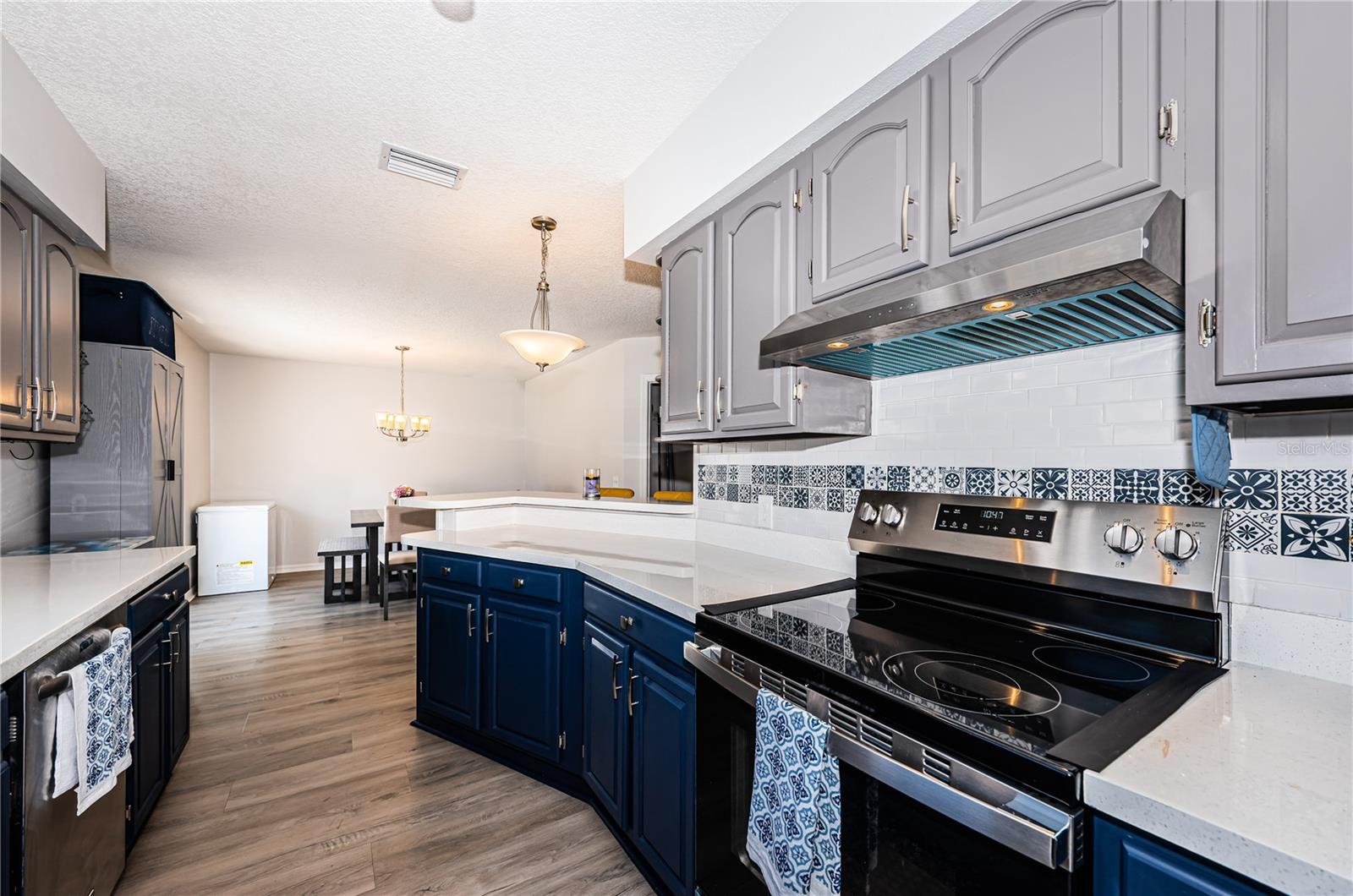 Image 21 of 47 For 12901 129th Avenue