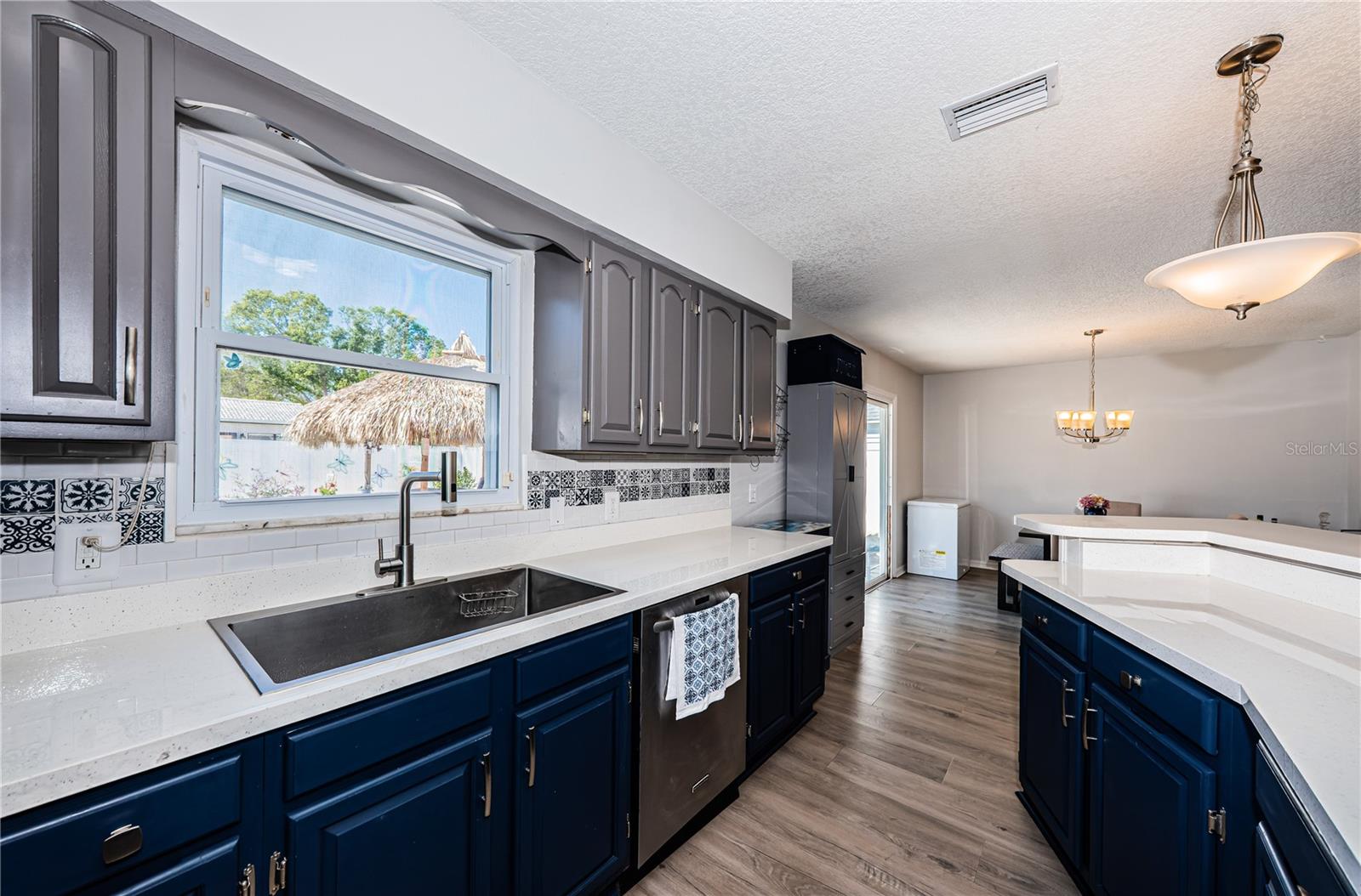 Image 22 of 47 For 12901 129th Avenue