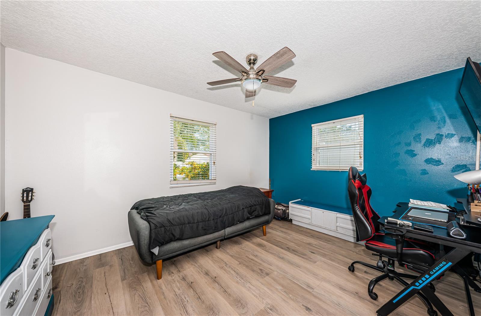 Image 37 of 47 For 12901 129th Avenue
