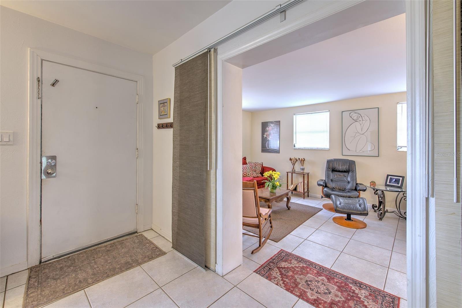 Image 7 of 39 For 10119 Cliff Circle