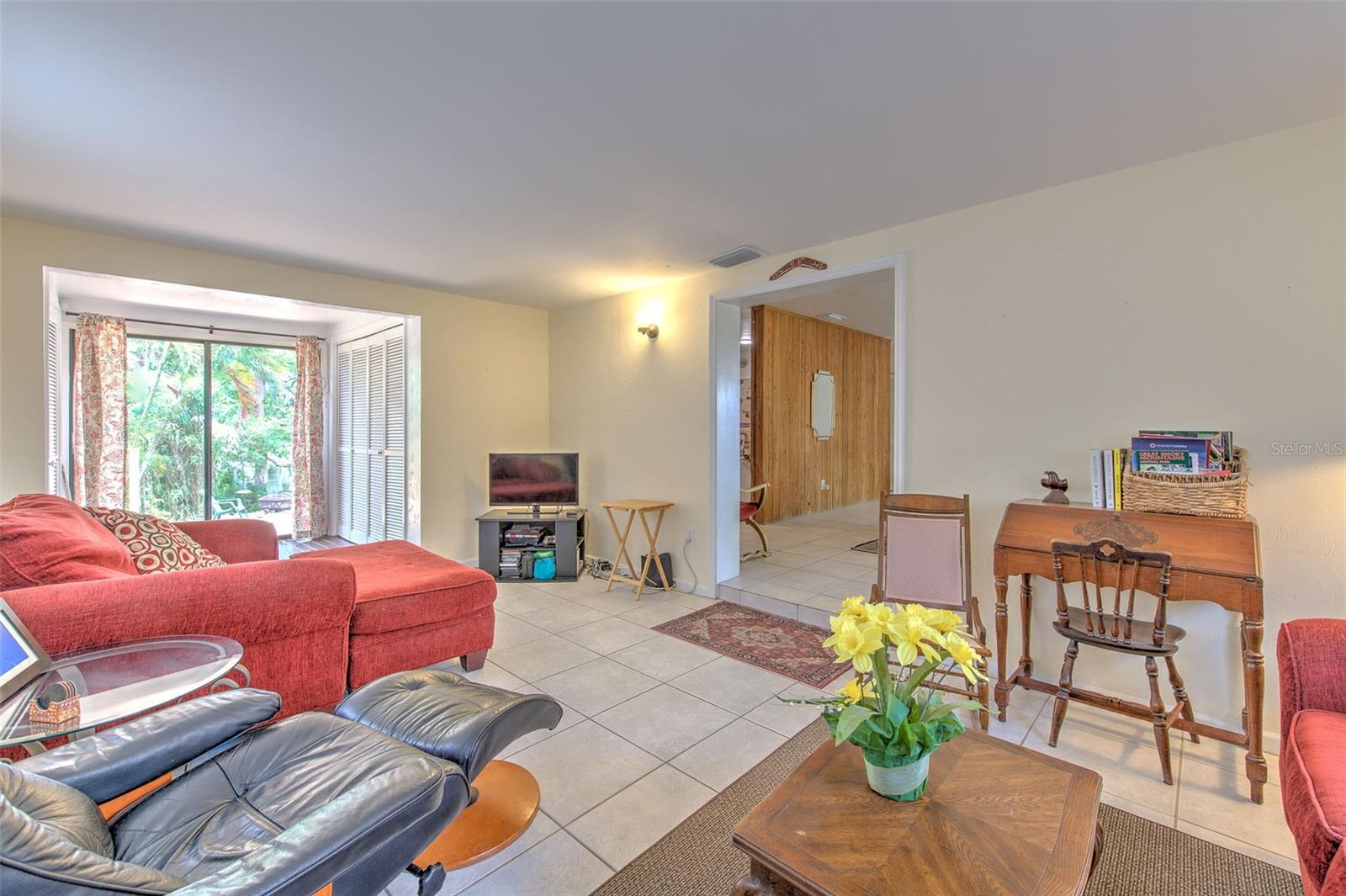 Image 8 of 39 For 10119 Cliff Circle