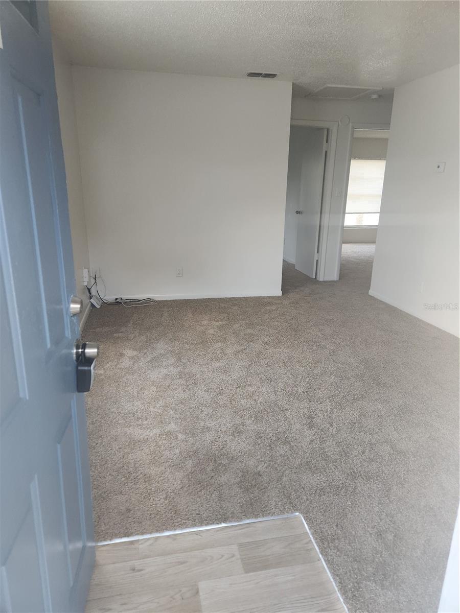 Image 2 of 7 For 3919 Fern Street 3
