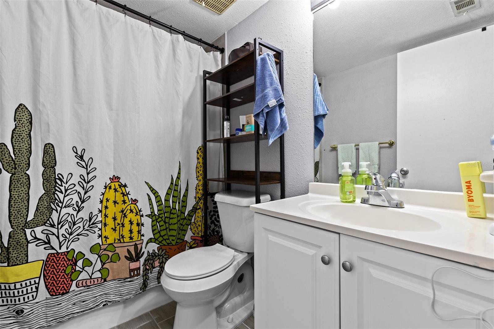 Image 17 of 27 For 3709 Greenery Court 209