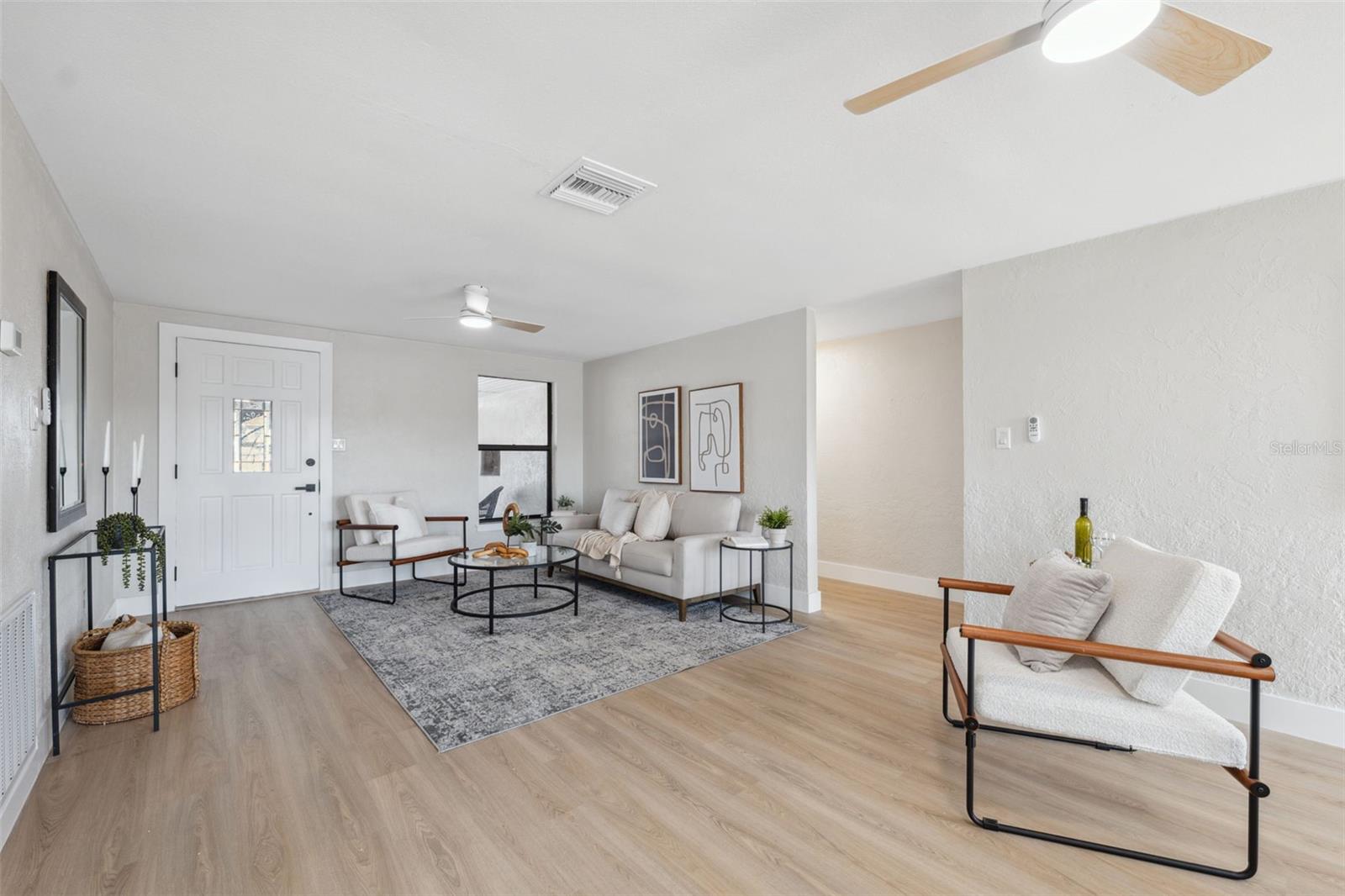 Image 4 of 48 For 13810 Malcolm Avenue