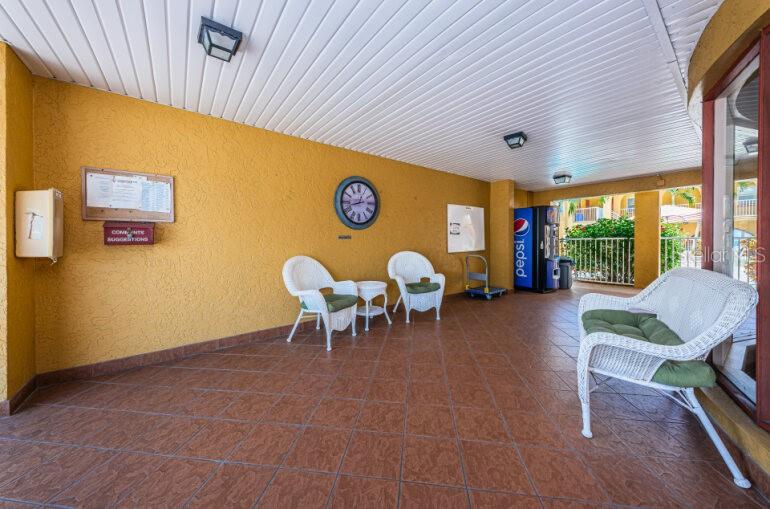Image 10 of 47 For 17248 Gulf Boulevard 12