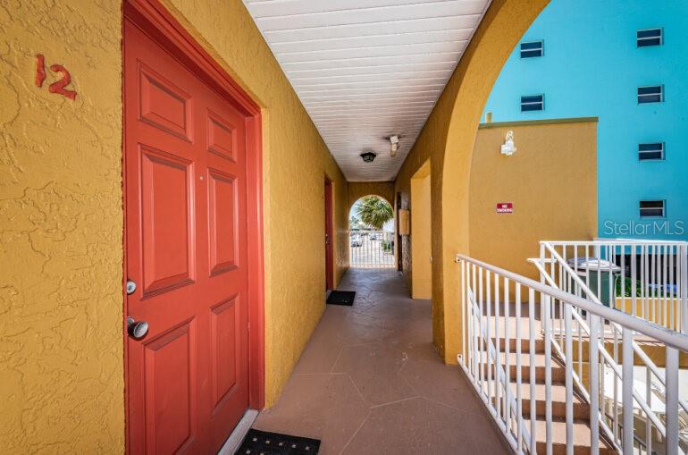 Image 12 of 47 For 17248 Gulf Boulevard 12