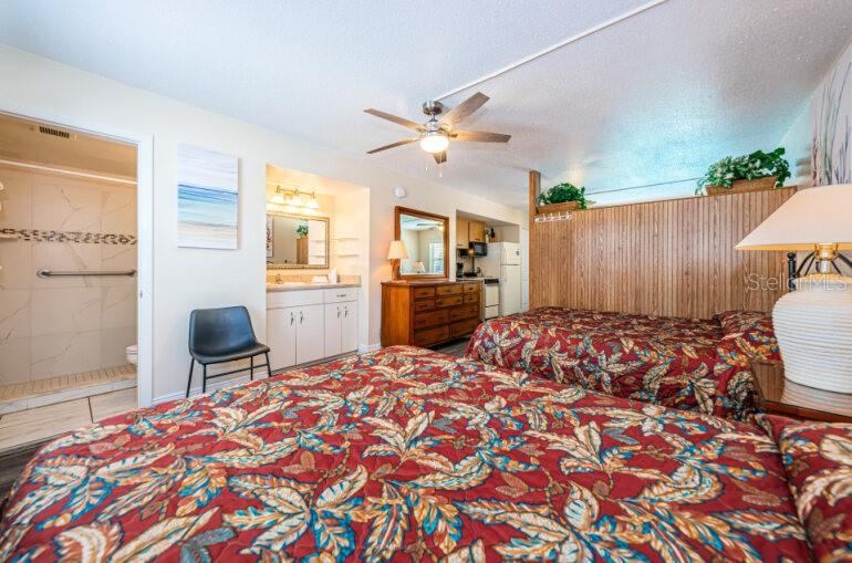Image 21 of 47 For 17248 Gulf Boulevard 12