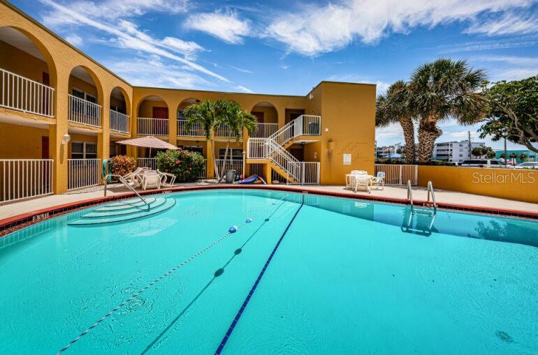 Image 27 of 47 For 17248 Gulf Boulevard 12