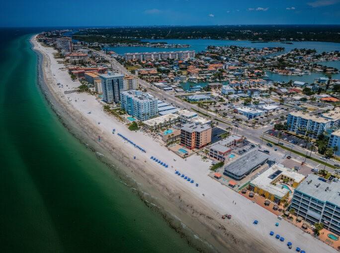 Image 36 of 47 For 17248 Gulf Boulevard 12