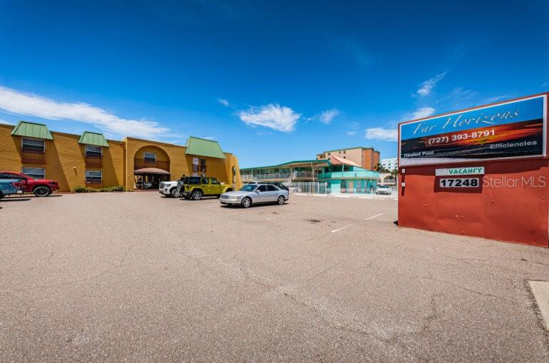 Image 7 of 47 For 17248 Gulf Boulevard 12